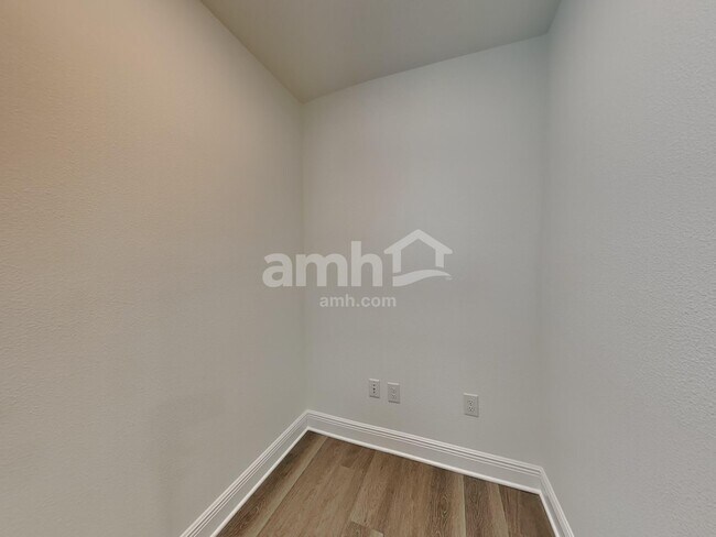 Building Photo - 6543 Atlantic Bch Ave