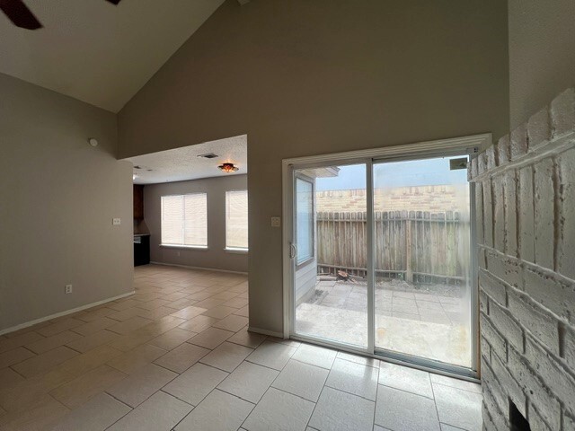 Building Photo - 19447 Cypress Cliff Dr