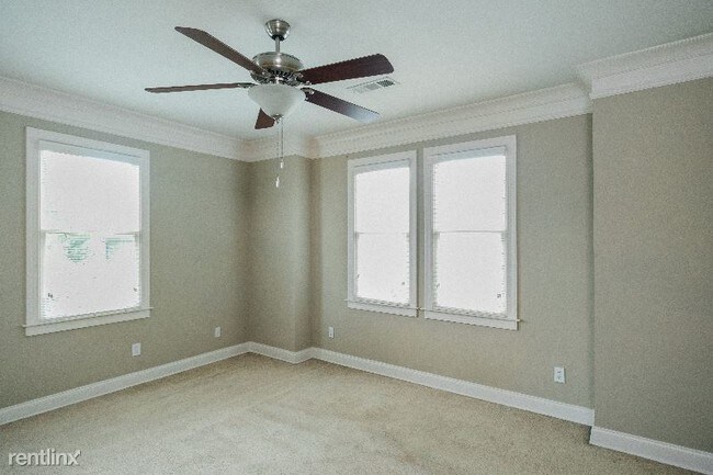 Building Photo - 3 br, 2.5 bath House - 301 Fortune Street