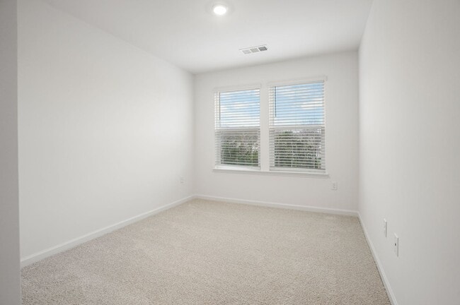 Building Photo - 464 Blair Rd