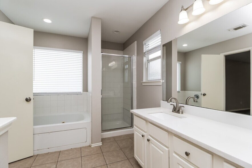 Building Photo - 18227 Misty Jade Ln