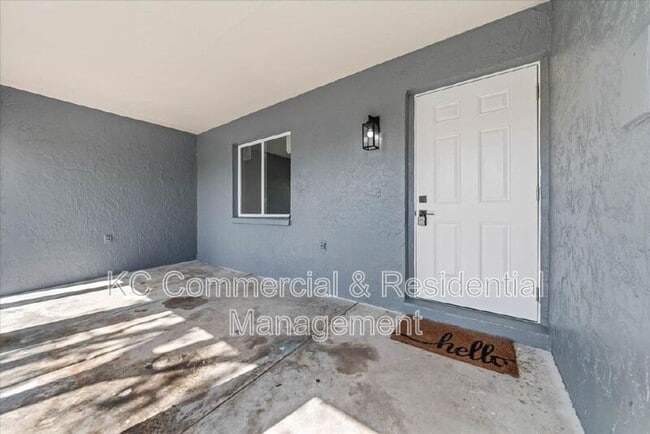 Building Photo - 484 Greenway Ave