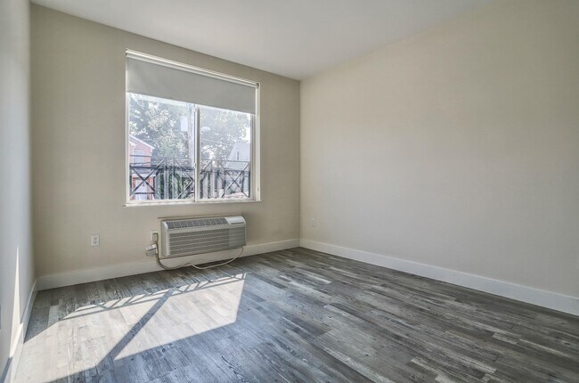 Building Photo - 140 Avenue B