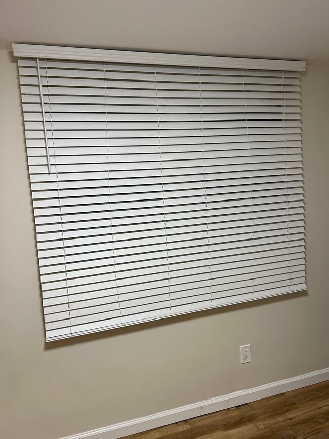 Building Photo - 2349 Palolo Ave