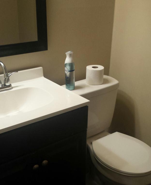 Building Photo - 305 Halia Crest