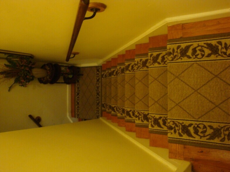 Building Photo - 3 Camelot Dr