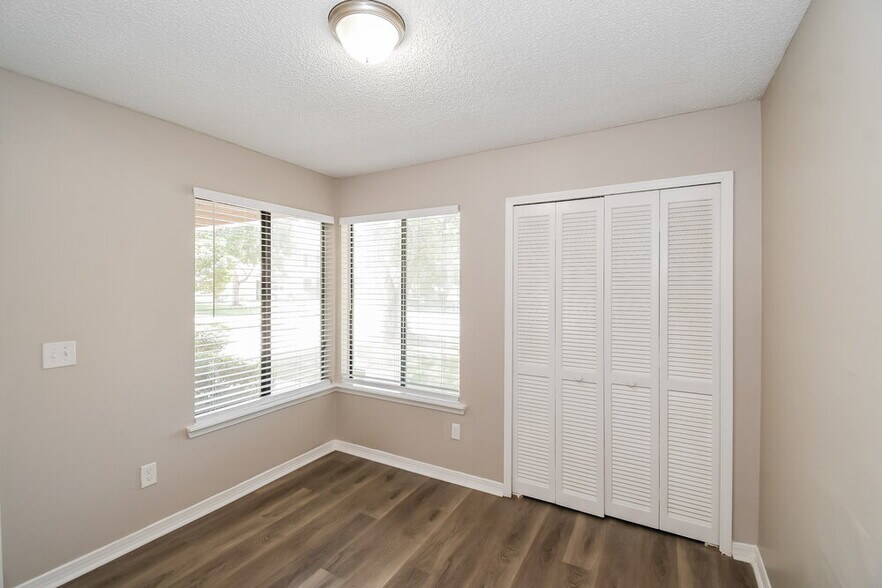 Building Photo - 4176 Rollingwood Ct