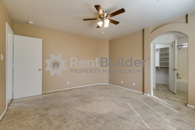 Building Photo - ****LEASE PENDING****PLEASE APPLY AT YOUR ...