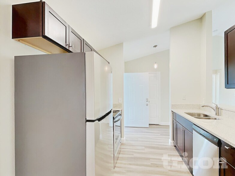 Building Photo - 2107 Flintlock Blvd