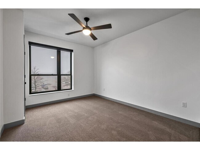 Building Photo - 640 Wisconsin Ave N