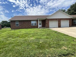 Building Photo - 506 Draco Dr