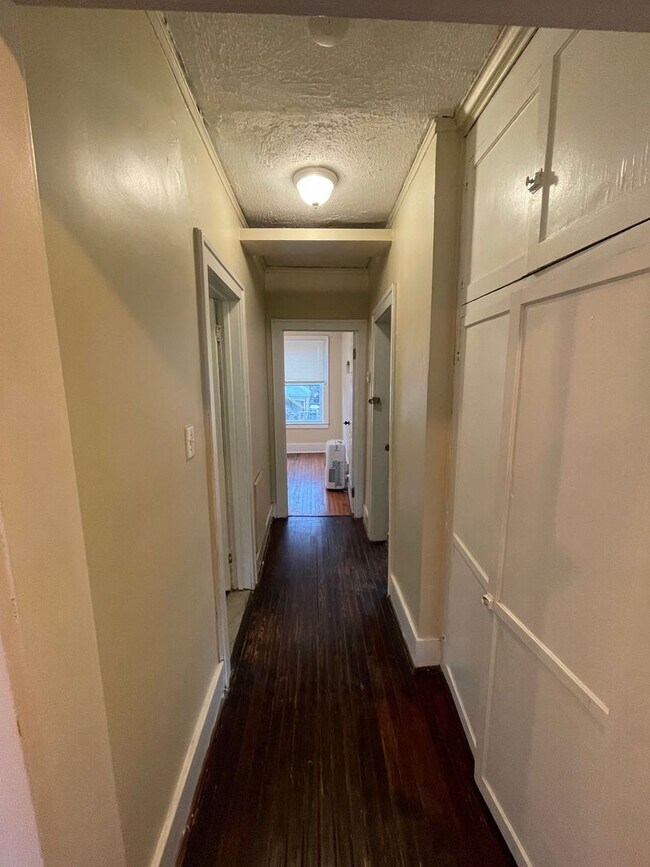 Building Photo - CASS D Apartments-5338