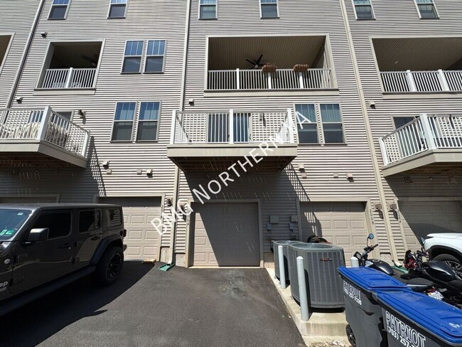 Building Photo - 206 Park Central Ter