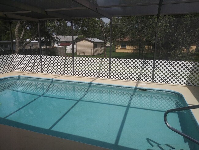 Building Photo - 3-bedroom 2-bathroom Pool House ?????? RENT