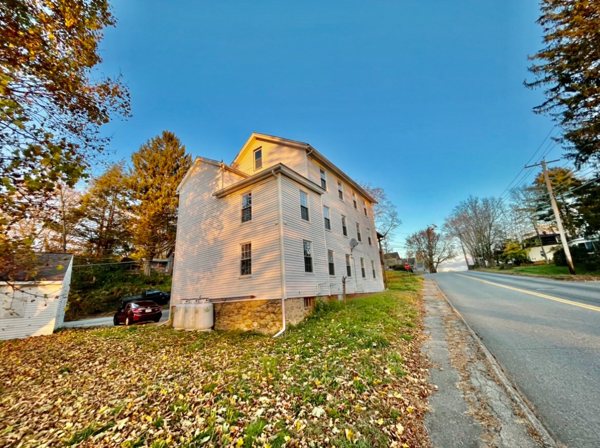 Building Photo - 115 Summer St