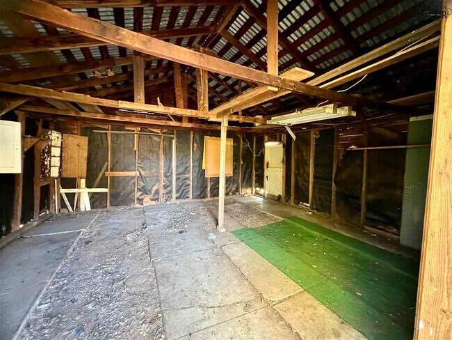 Building Photo - 3107 Hollywood Ave