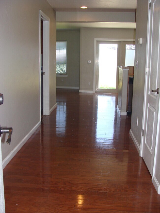 Building Photo - 300 Chatfield Ln