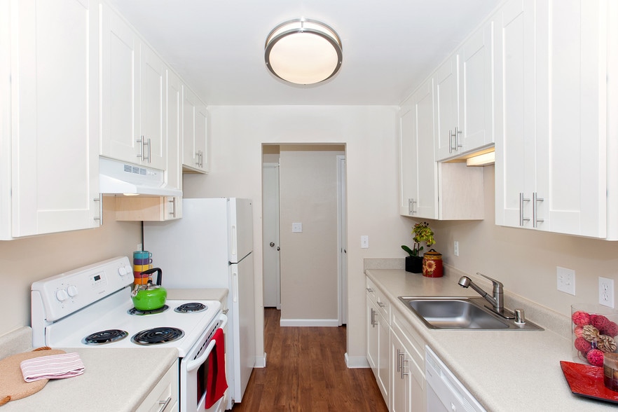 Brewster Place 600 Brewster Ave Redwood City CA 94063 Apartment Finder