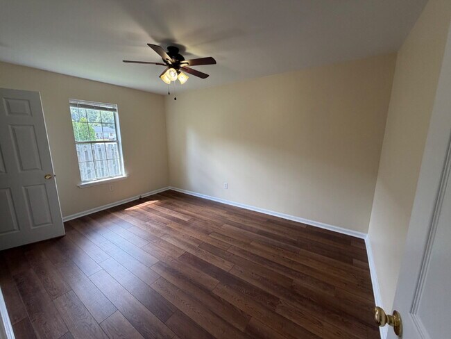 Building Photo - 920 Malibu Dr