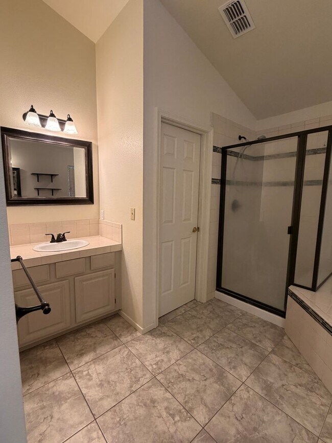 Building Photo - 6416 Silver Hawk Way