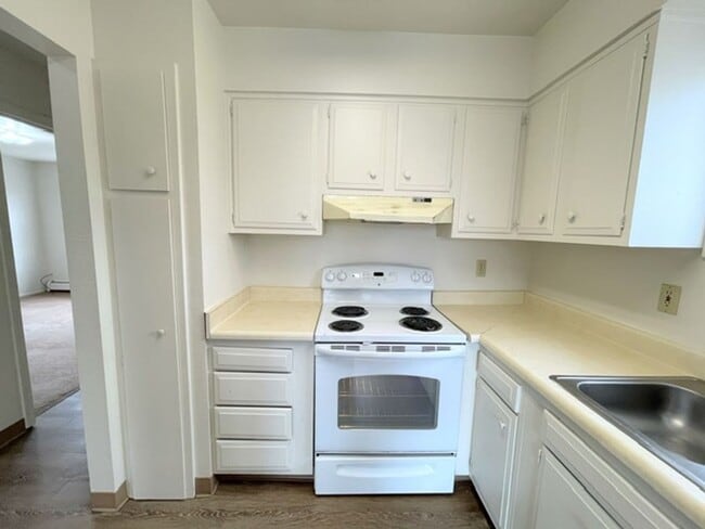 Building Photo - 3909 Malaspina Cir