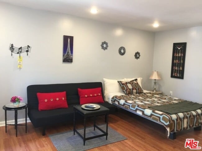 Building Photo - 1348 S Curson Ave