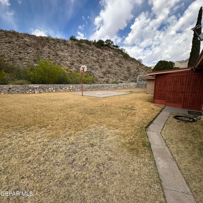 Building Photo - 3304 Old Spanish Trail