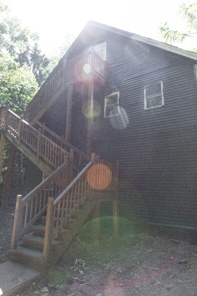 Building Photo - 22 Academy Ave