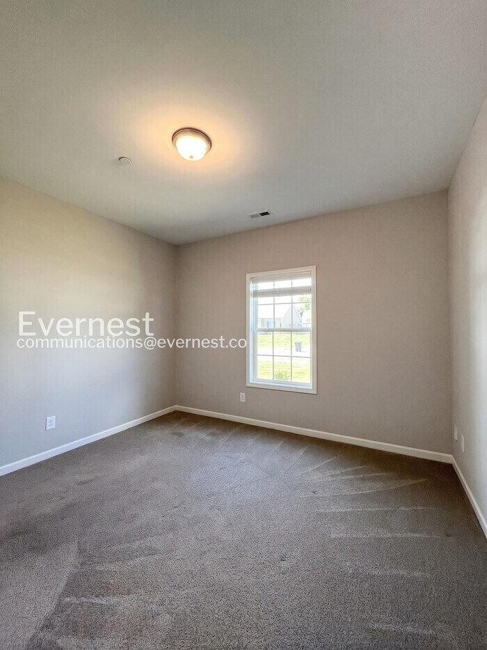 Building Photo - 1046 Echo Rdg Rd