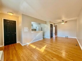 Building Photo - 565 Sidney Ave