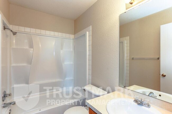 Building Photo - 4508 Sylvia Dr