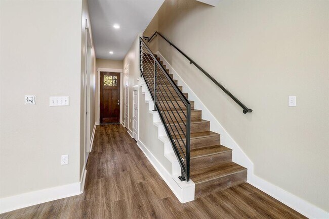 Building Photo - 1706 Cedar Bend Dr