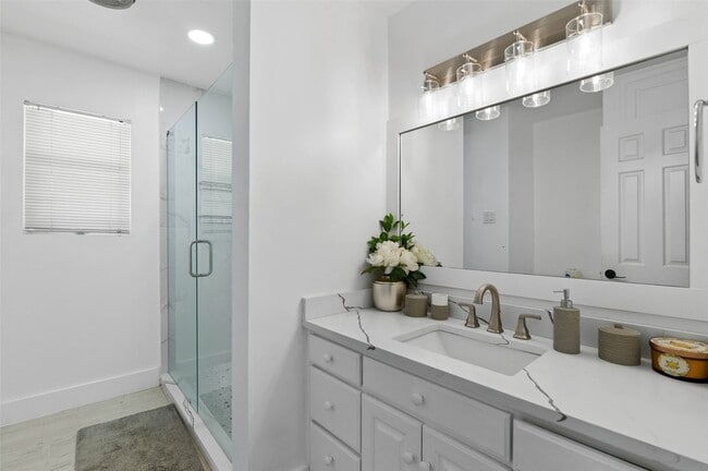 Building Photo - 4629 Fawn Dr