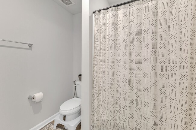 Building Photo - Spacious 3-Bedroom Home for Rent in Knight...