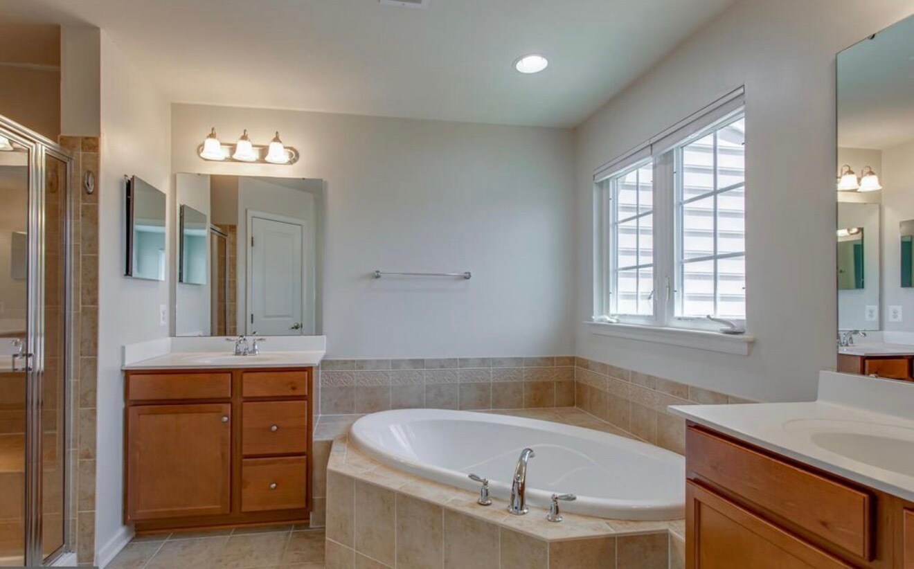 Building Photo - 3223 Careysbrook Ct