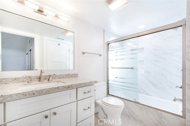 Building Photo - 925 Quivera St