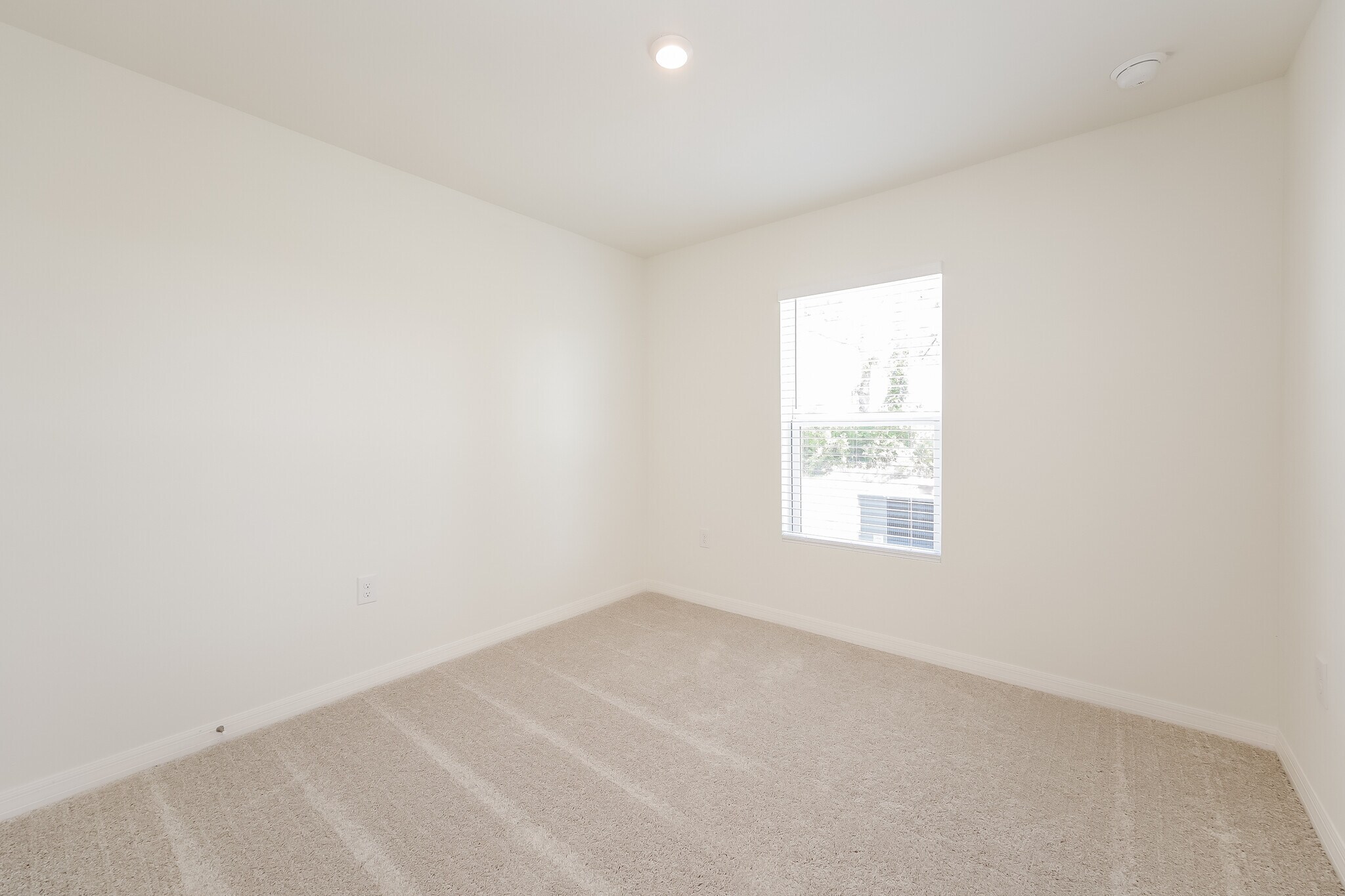 Building Photo - 4012 W Gator Cir