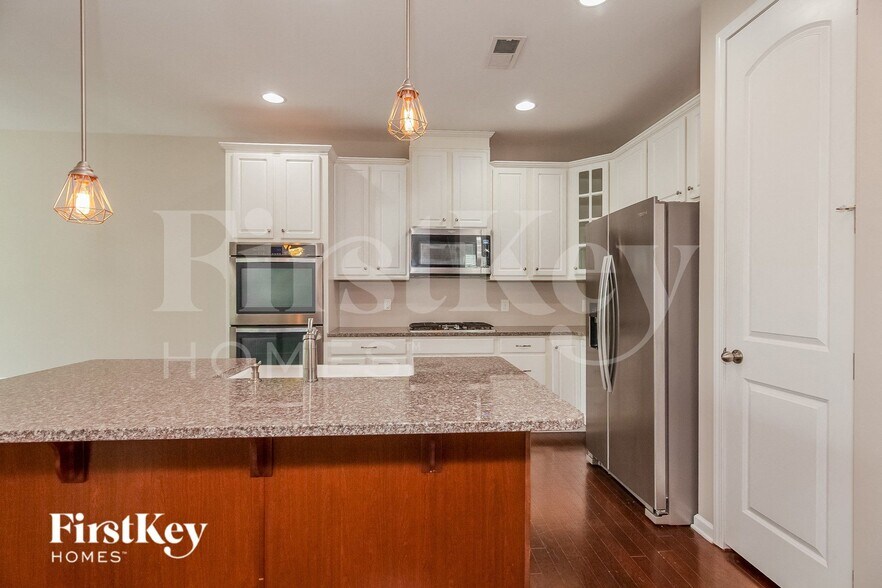 Building Photo - 3174 Helmsley Ct