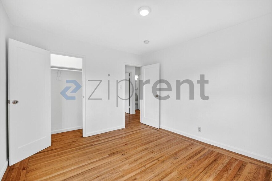 Building Photo - Unit