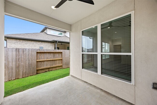 Building Photo - 2710 Bronze Vis Dr