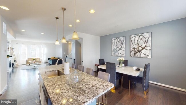 Building Photo - 2517 Francis Ln