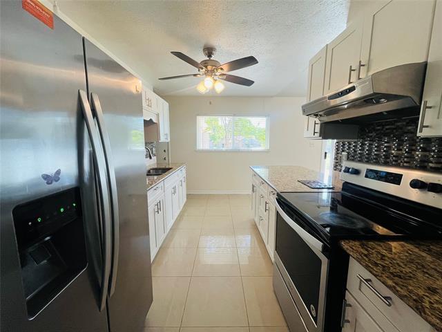 Building Photo - 3709 Yaupon Dr