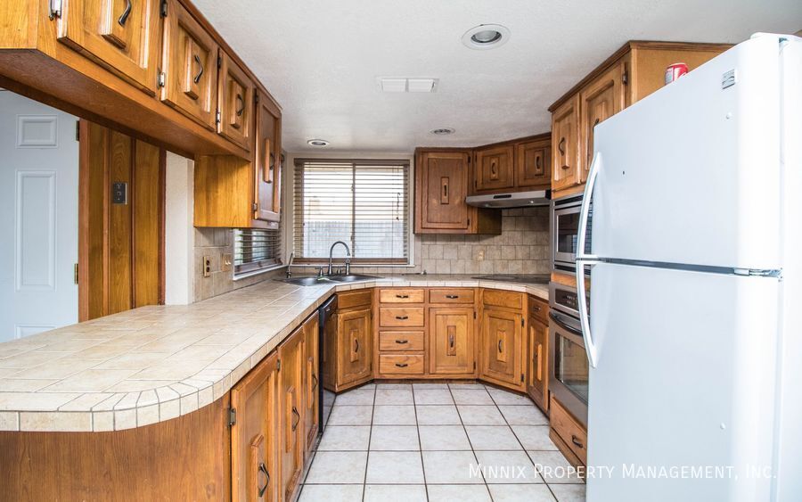 Building Photo - 4429 Esmond Dr