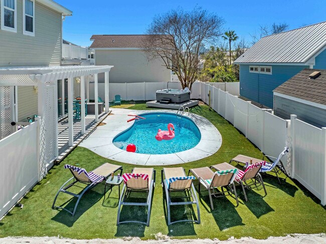 Building Photo - 4456 Luke Ave