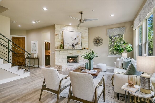 Building Photo - Lovely Hillside Condo on 2222