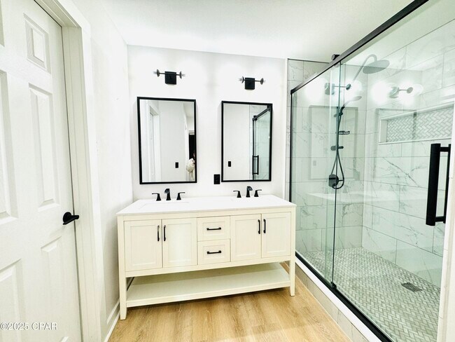 Building Photo - 205 Covington St