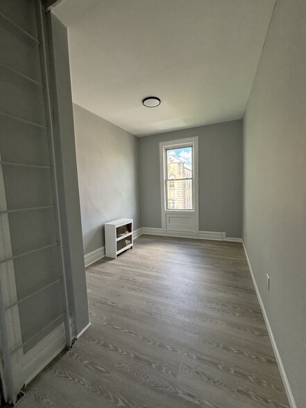 Building Photo - 288 S 8th St