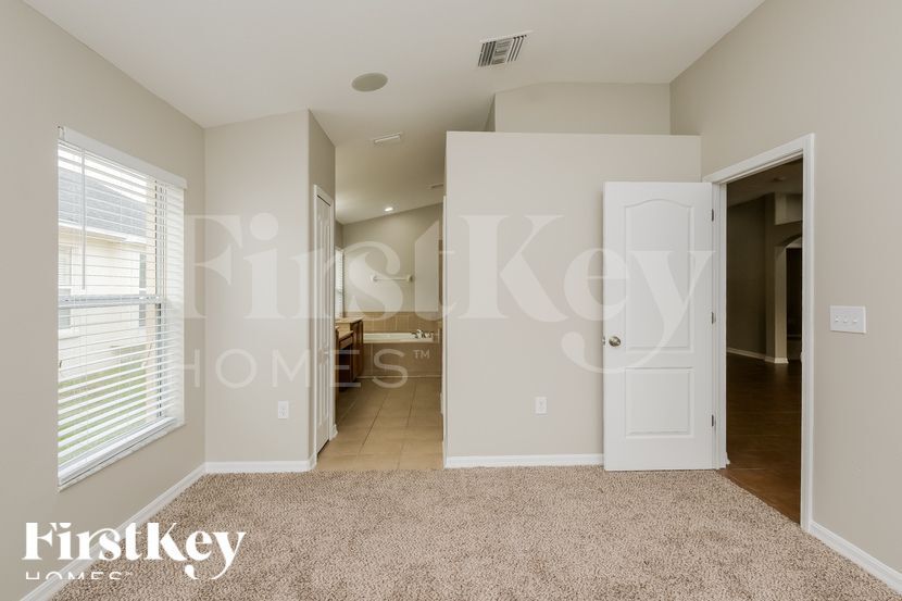 Building Photo - 1620 Bonita Bluff Ct