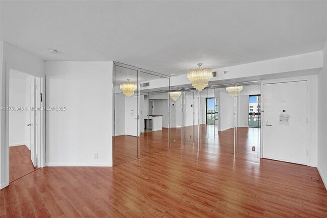 Building Photo - 3530 Mystic Pointe Dr
