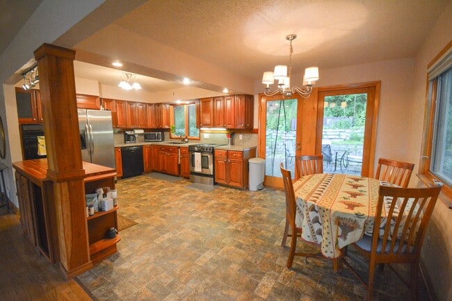 Building Photo - Fantastic 2 bed 2.5 bath Home In Cul-De-Sa...